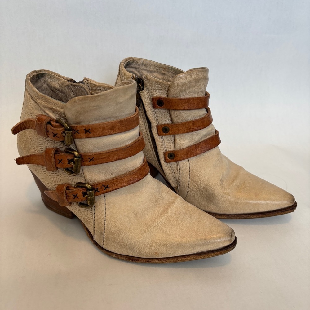 A.S. 98 Free People cream distressed leather Buckle Heel Ankle boots Size 36